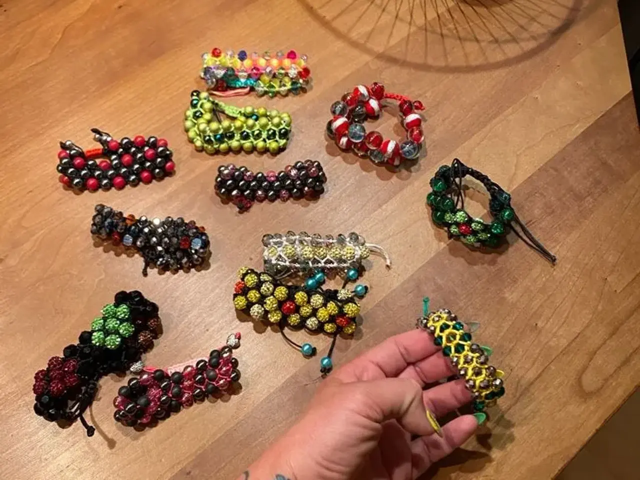 Billede 1 - Nye knyttede armbånd