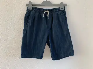 Shorts str.152