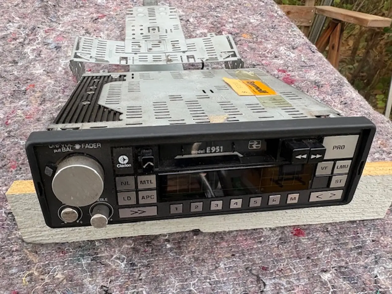 Billede 1 - Clarion stereo autoradio med båndafspiller
