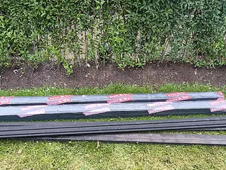Beklædning lodret sort 25 x 125 x 3000 mm