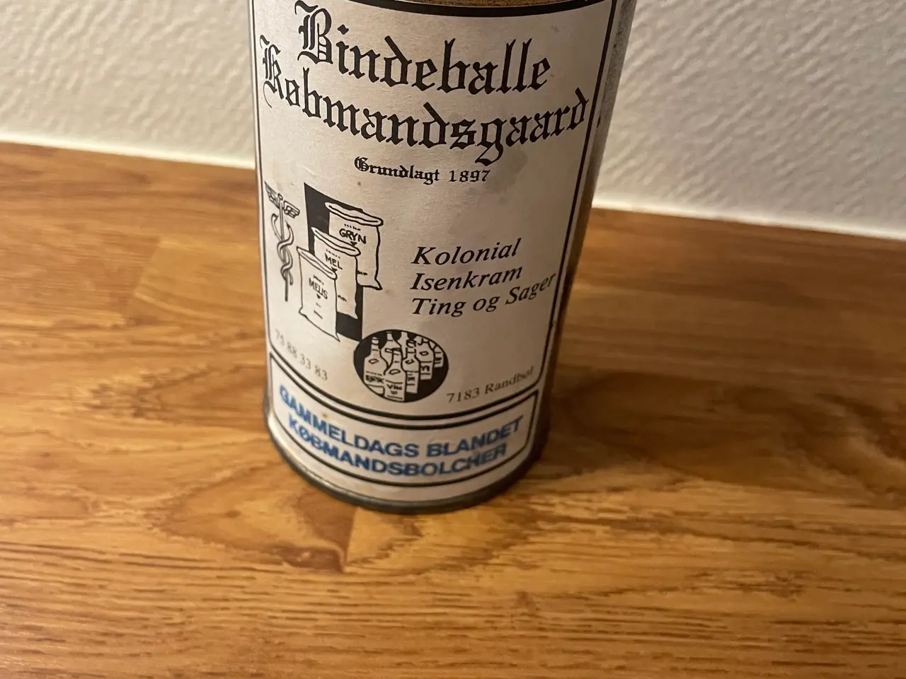 Billede 2 - Bindeballe Købmandsgaard blikdåse, retro.