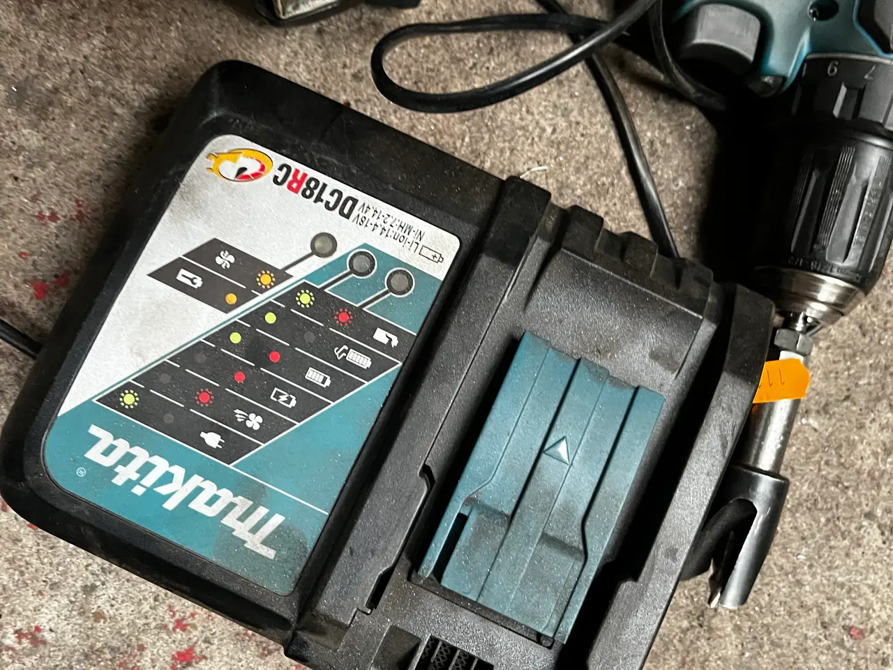 Billede 3 - Skruemaskine m. Lader MAKITA DDF485