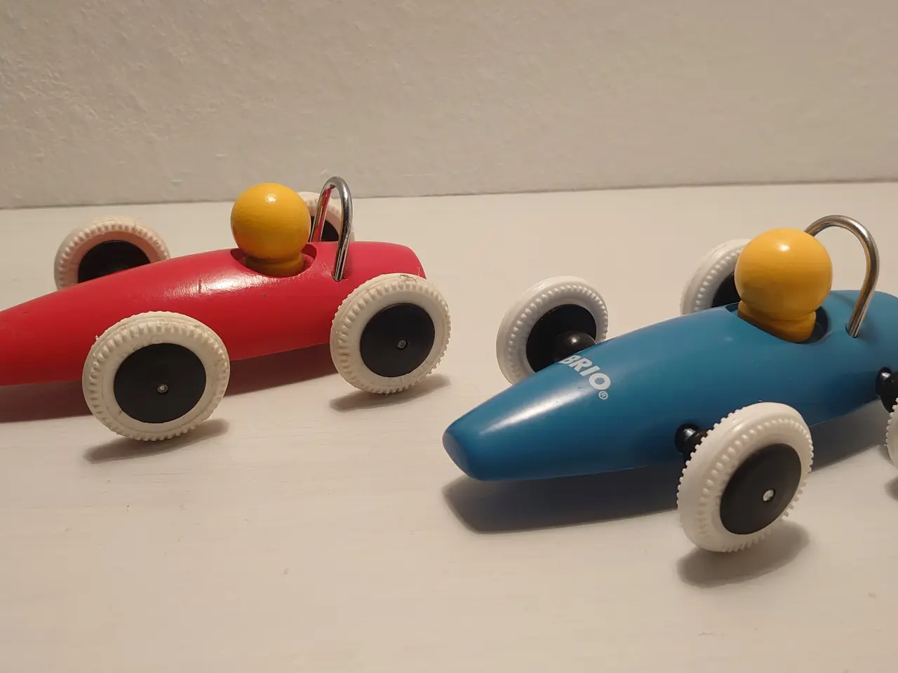 Billede 2 - 2 stk Brio racerbiler. Ældre og nyere model.