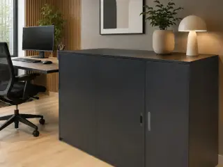 ArbejdsArkivskab med lås i koksgrå farve som nye.