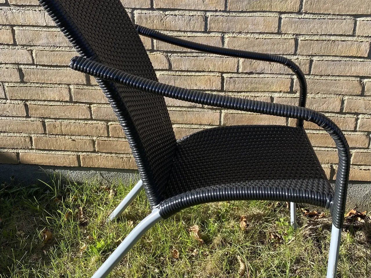 Billede 2 - Havestol i flet med armlæn