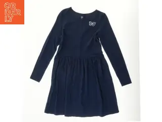 Mørkeblå kjole med sommerfugl fra H&M fra H&M (str. 134)