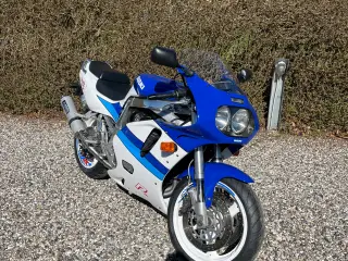 Suzuki GsxR 750