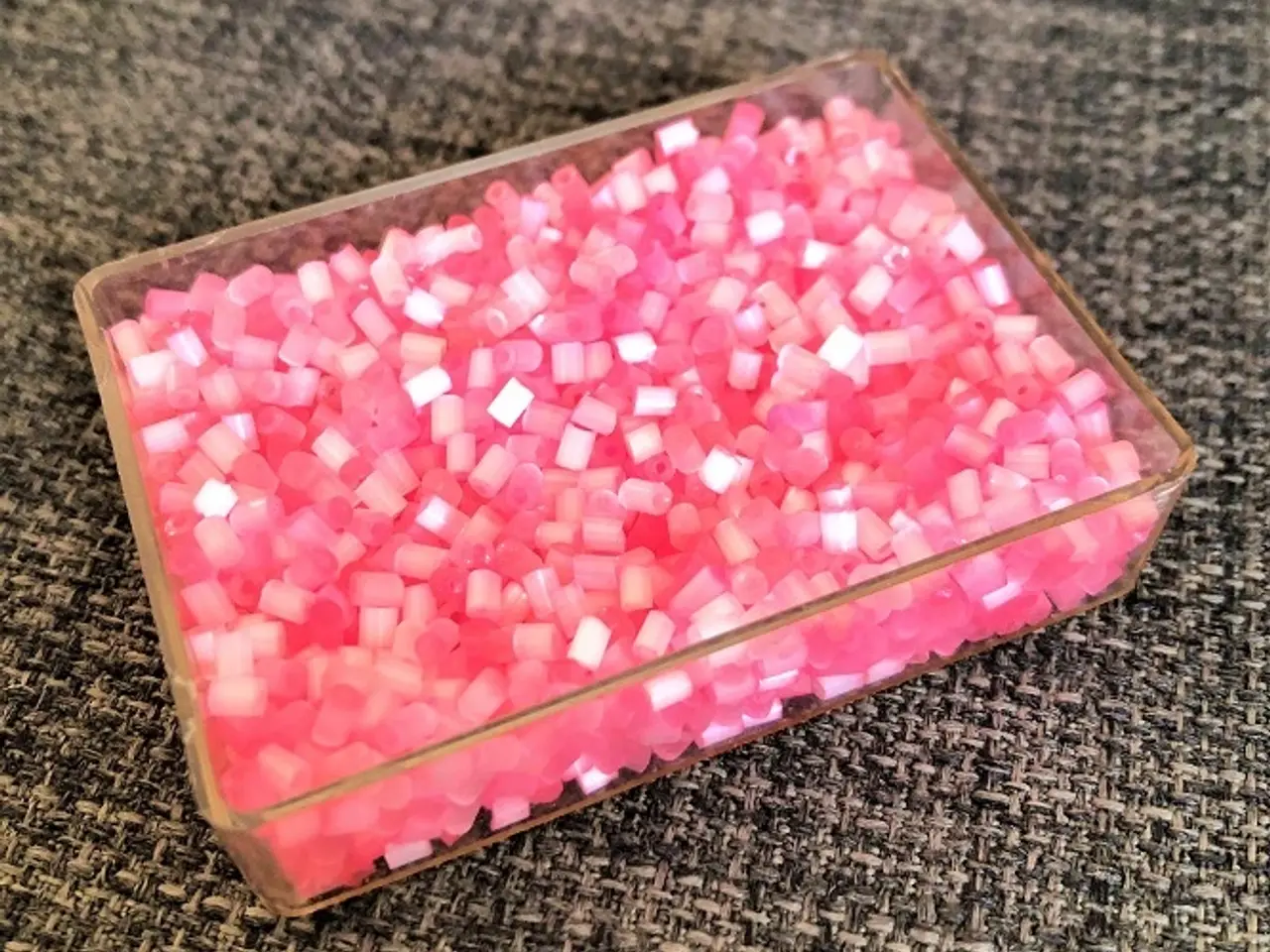 Billede 3 - Rørperler i pink, lilla, mintgrønne pasteller.Glas