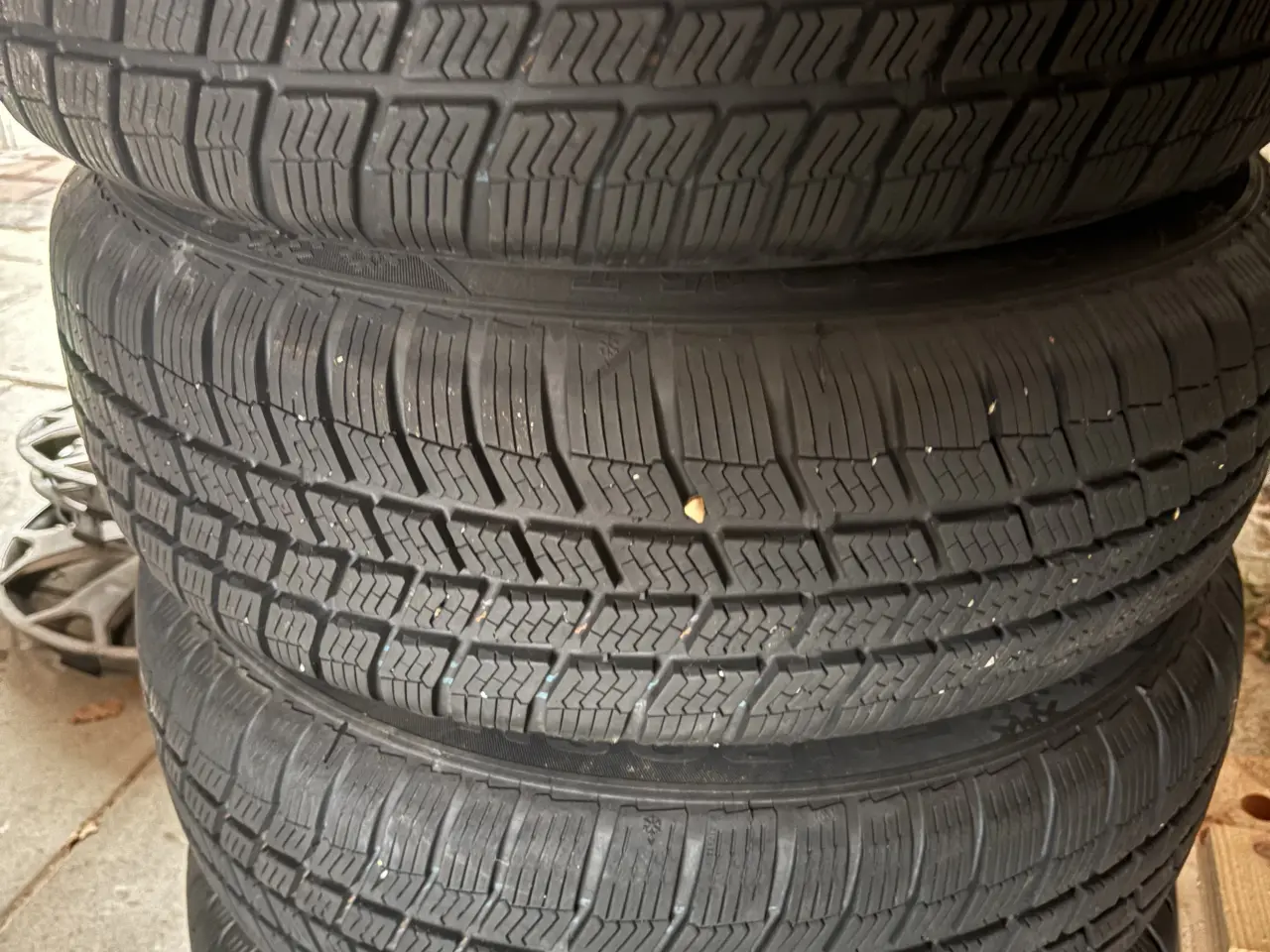 Billede 1 - Tyfoon vinterdæk 185/65 R15 T