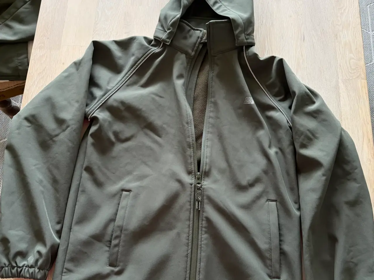 Billede 1 - Softshell jakke str 12 år