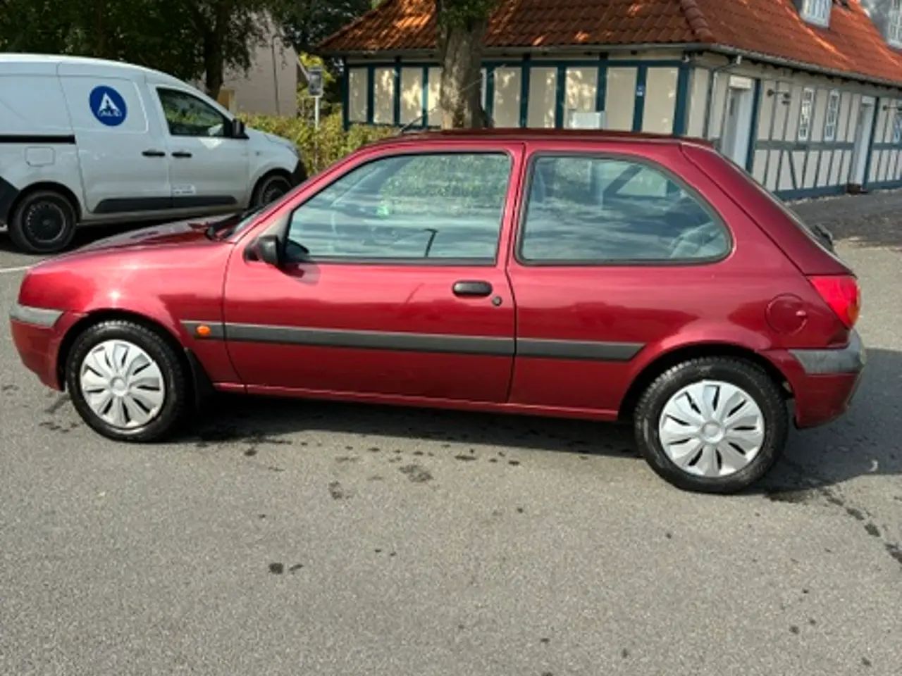Billede 1 - Sælges Ford Fiesta 1,3 Benzin årgang 2000