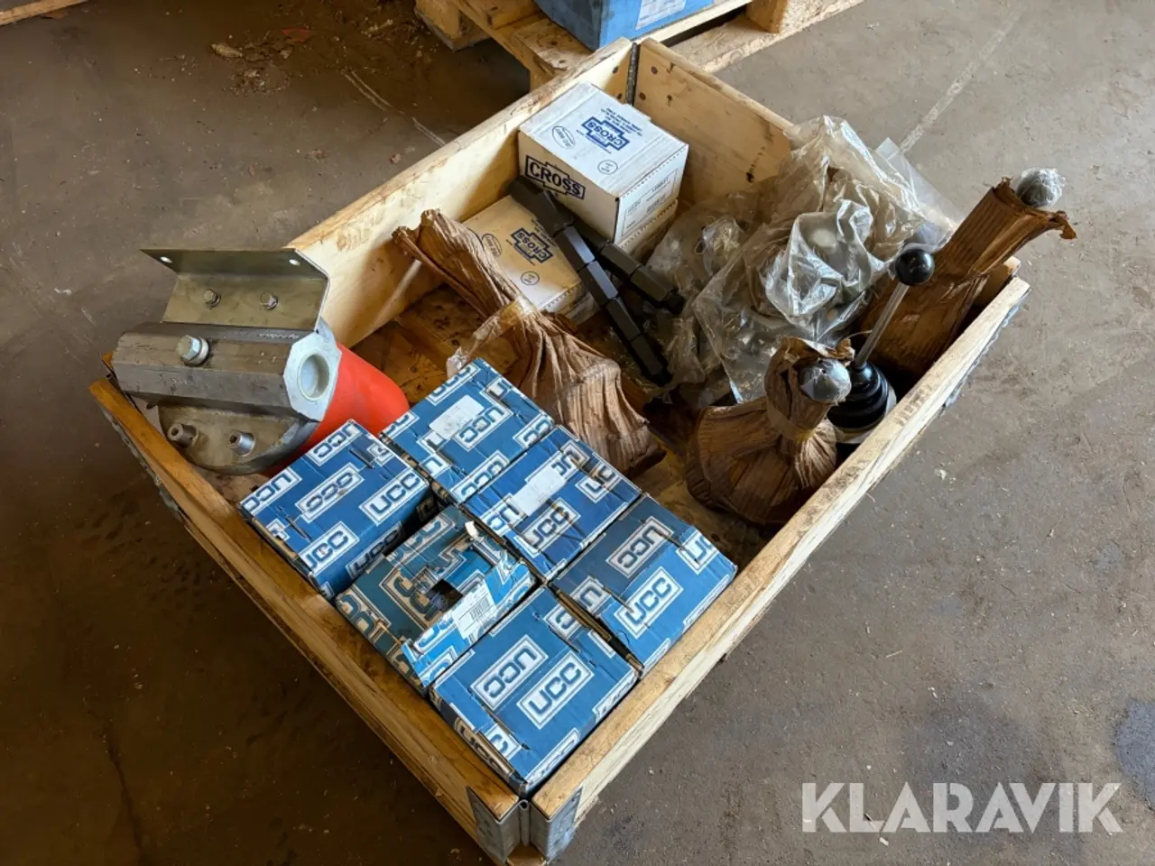 Billede 2 - Lot - Filterhuse, drosselventiler, ventildele og joystick - 1 palle