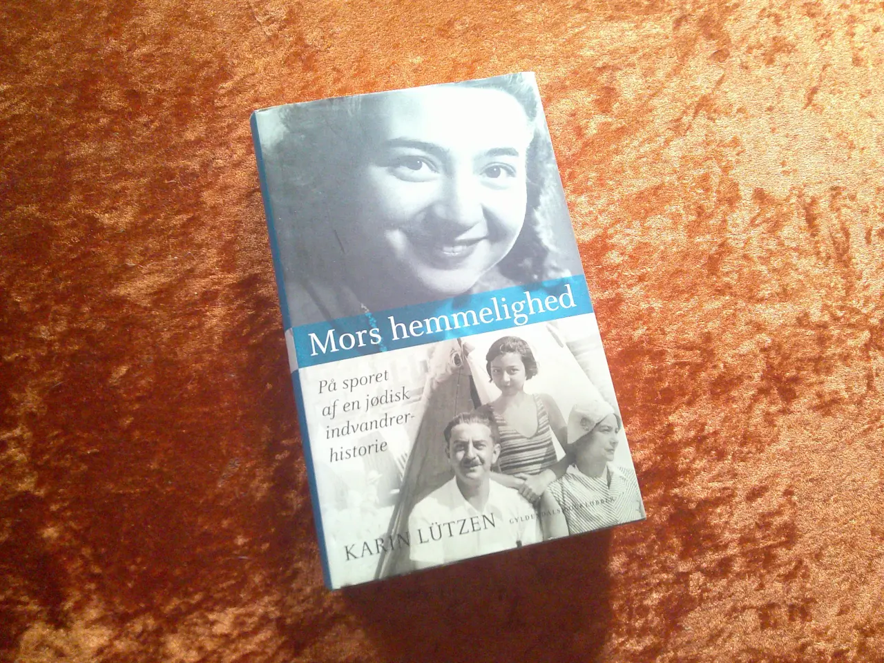 Billede 1 - Mors hemmelighed, Karin Lützen