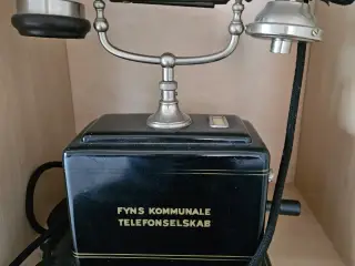 Gammeldags telefon med håndsving (FKT)