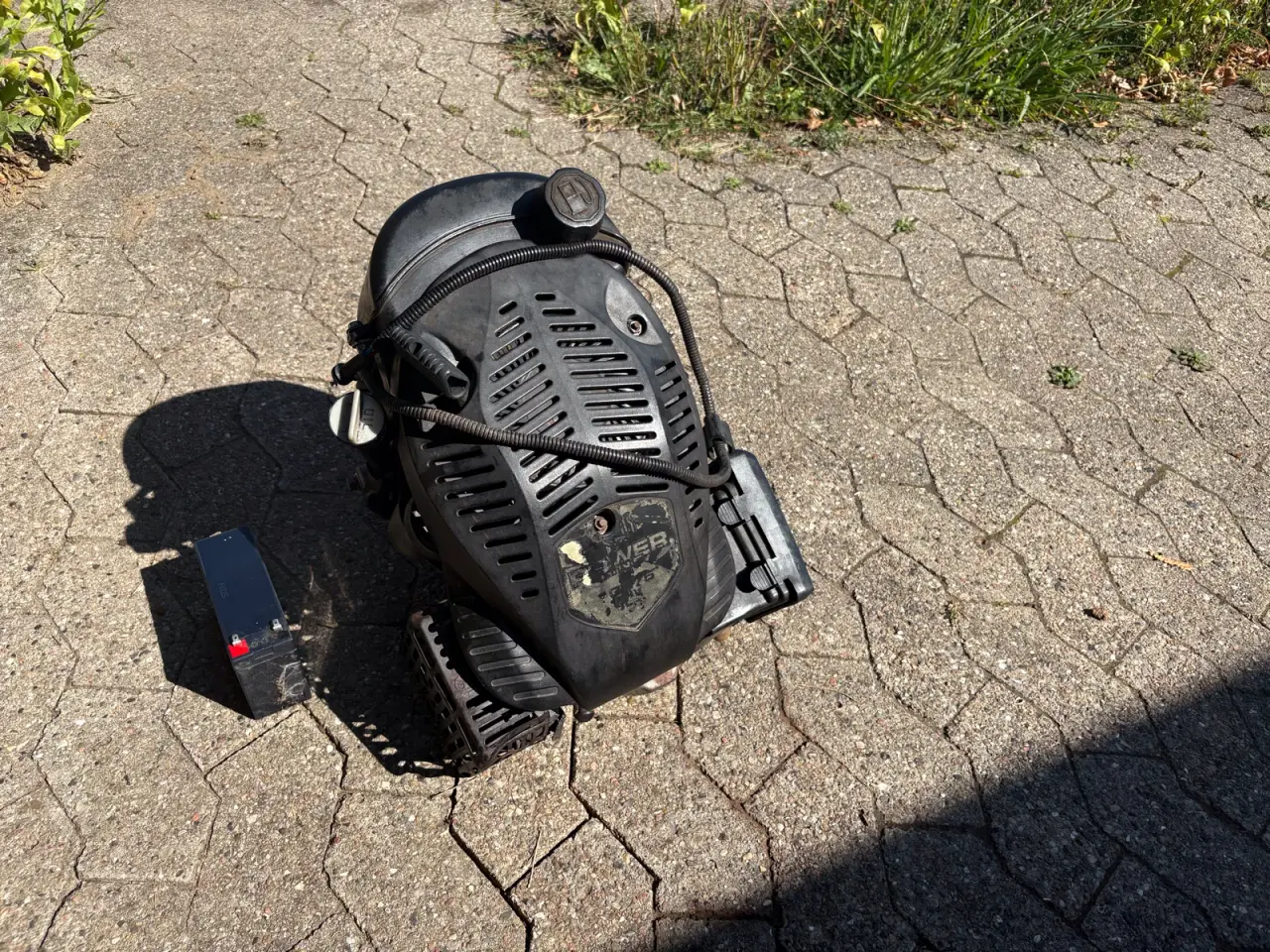Billede 2 - Motor med elstarter til plæneklipper