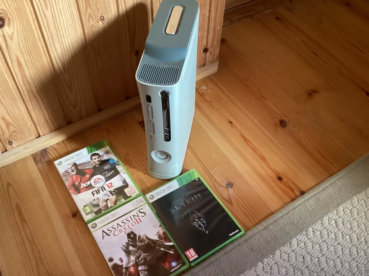 Billede 1 - Xbox 360 u/tilbehør med 3 spil, 250kr.