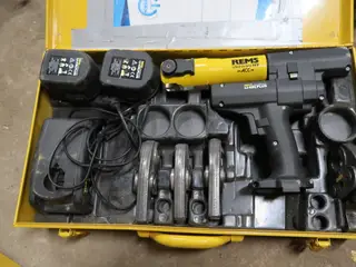 Akku radialpresse REMS Mini-Press med 2 stk. Batterier og lader