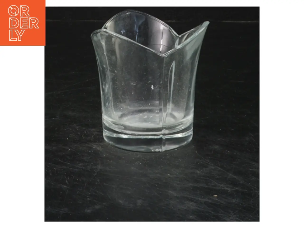 Billede 1 - Transparent glas vase (str. 8,5x6 cm)