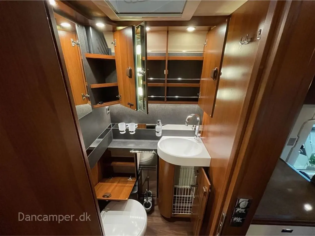 Billede 28 - 2025 - Carthago liner-for-two 53 L   Fabriksny luxuscamper