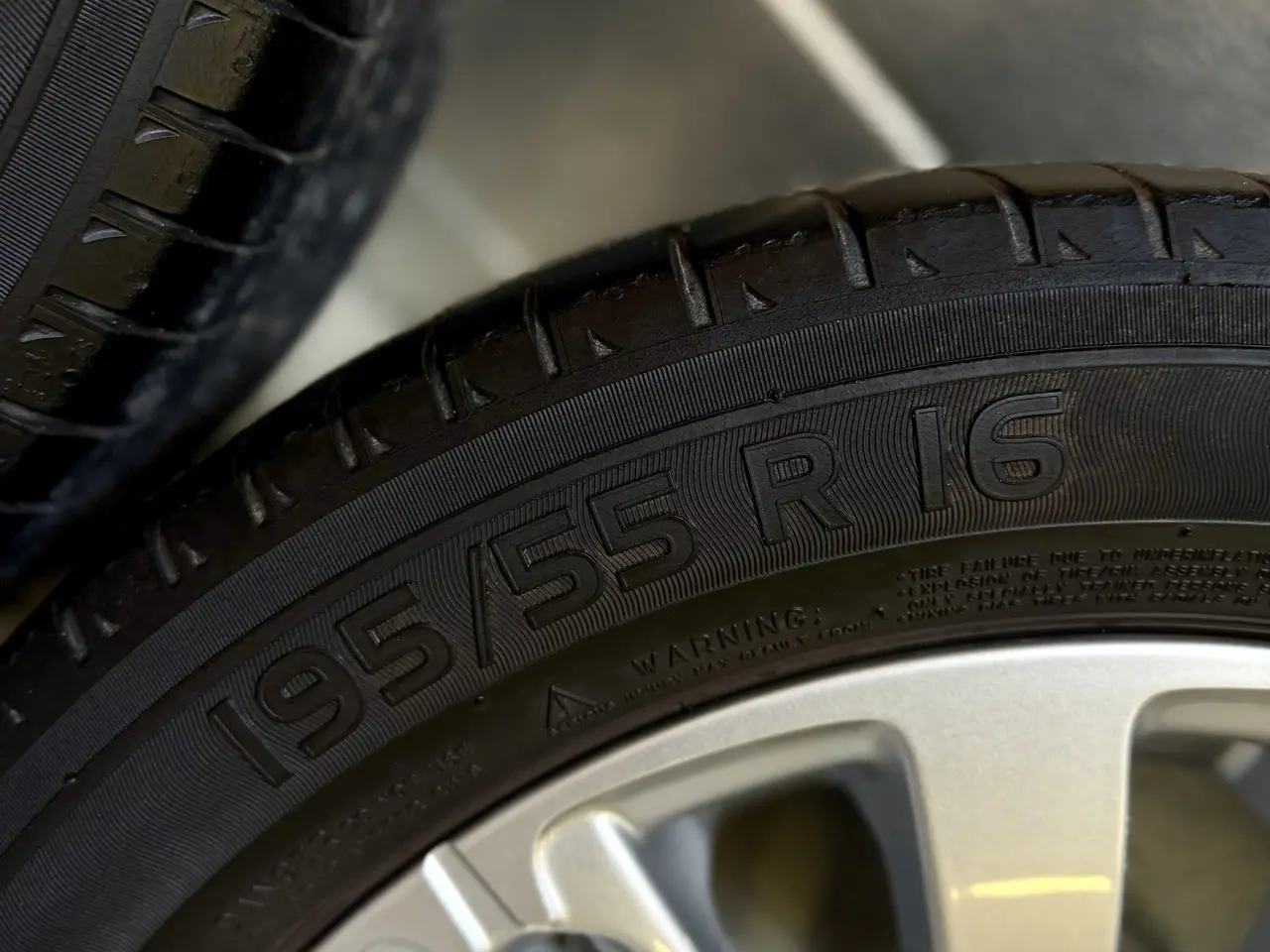 Billede 3 - Sommerhjul / dæk til Peugeot 208 195/55/16 - 16”