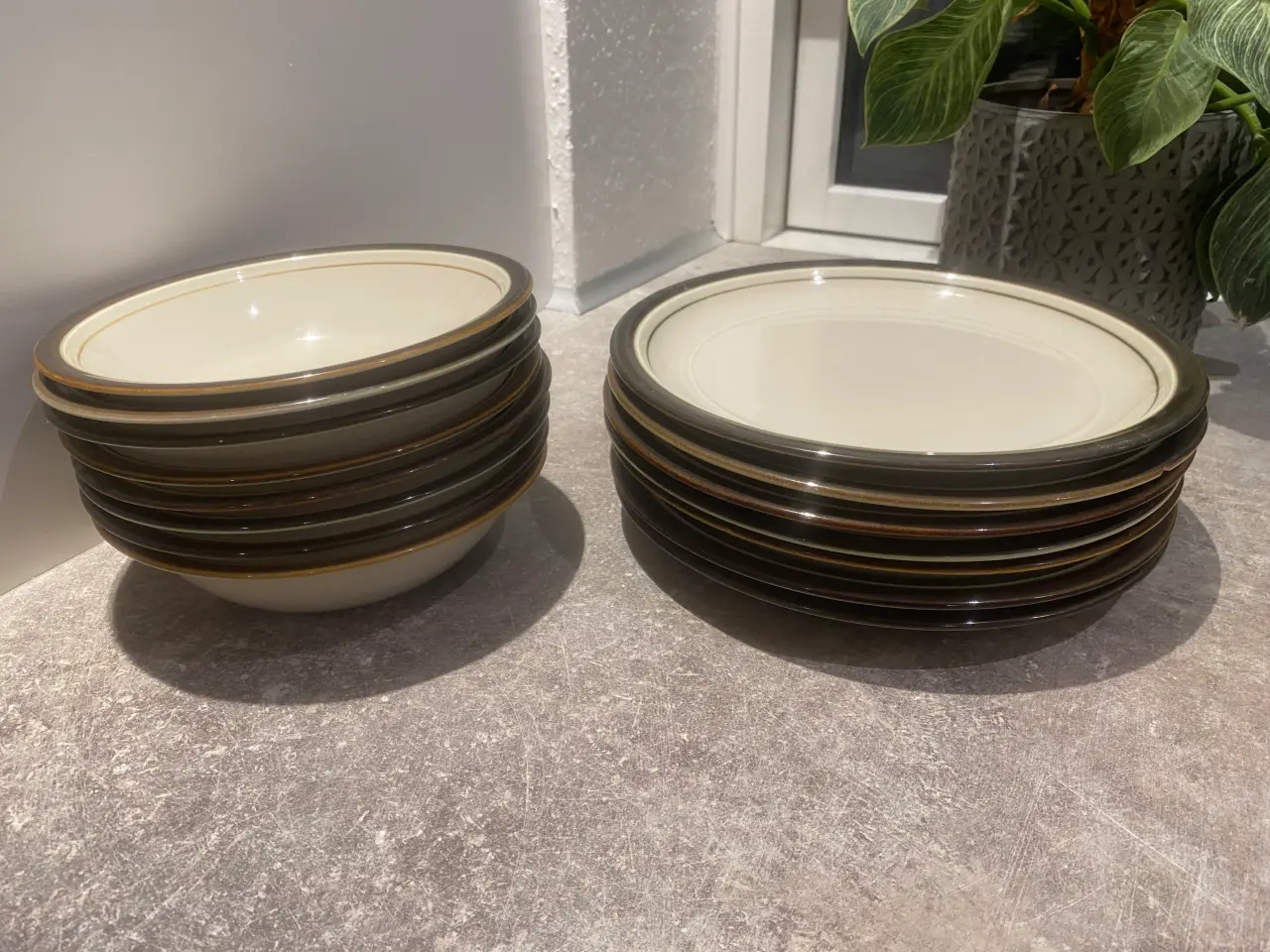 Billede 1 - Stentøjs/keramik tallerkner