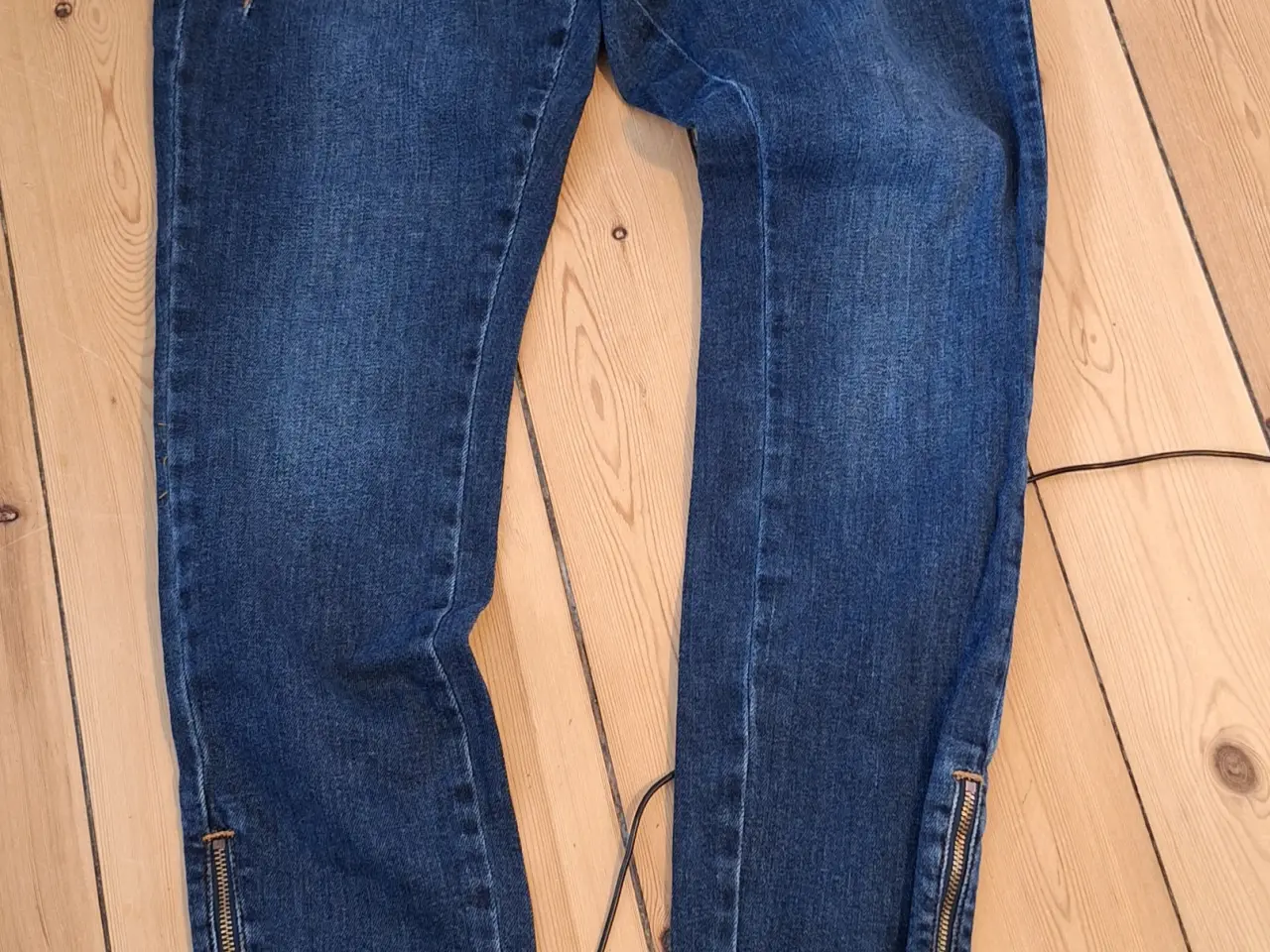 Billede 1 - Mørkeblå Pulz jeans