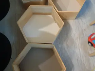 4 væghylder