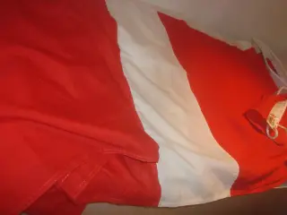 DANNEBROGSFLAG 220 x 160 cm - meget lidt brugt