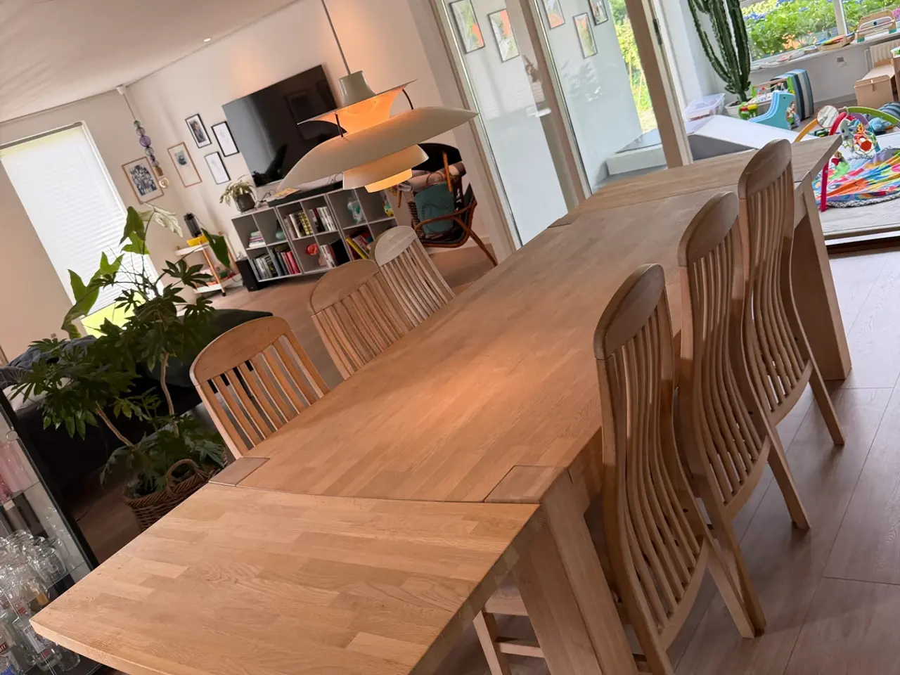 Billede 4 - ILVA Spisebord, tillægsplader og 6 stole