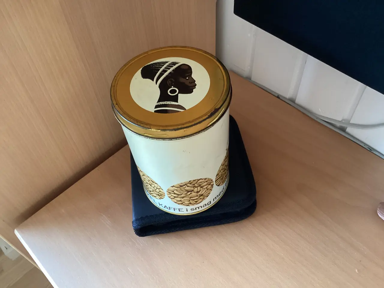 Billede 1 - Gl. cirkel kaffedåse 