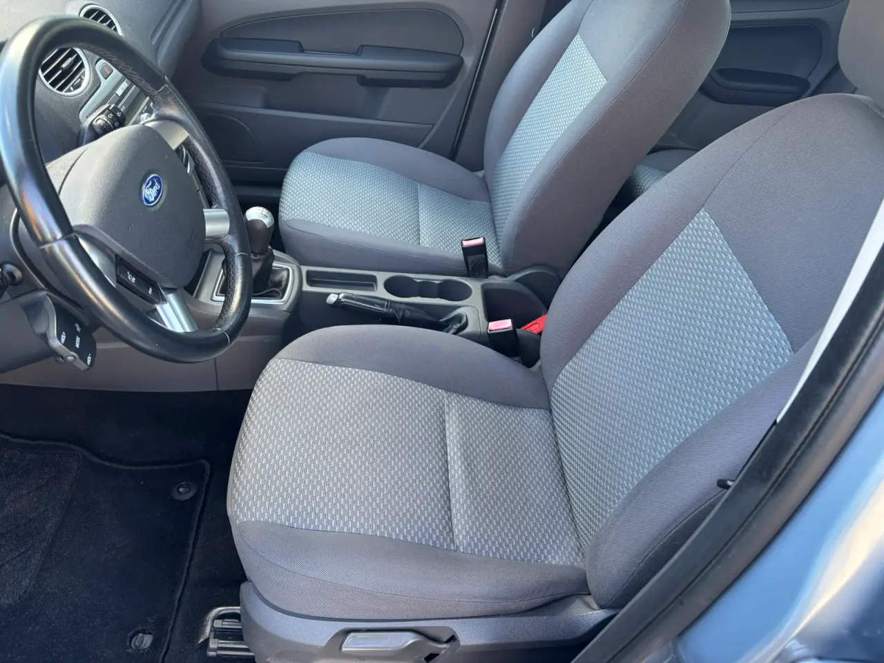 Billede 8 - Pæn og velholdt Ford Focus