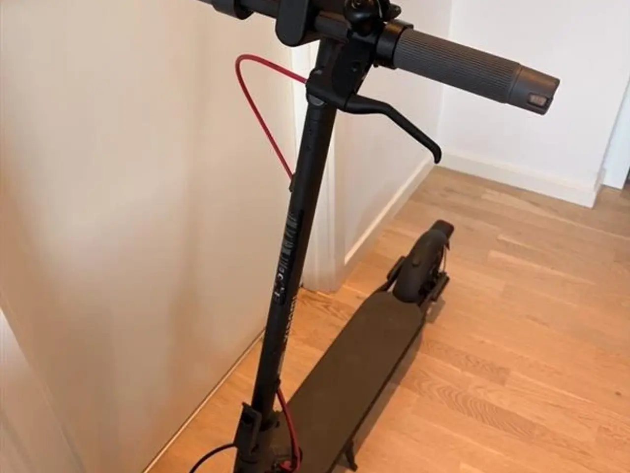 Billede 5 - Xiaomi Electric Scooter 4 Lite til salg, inkl. hel