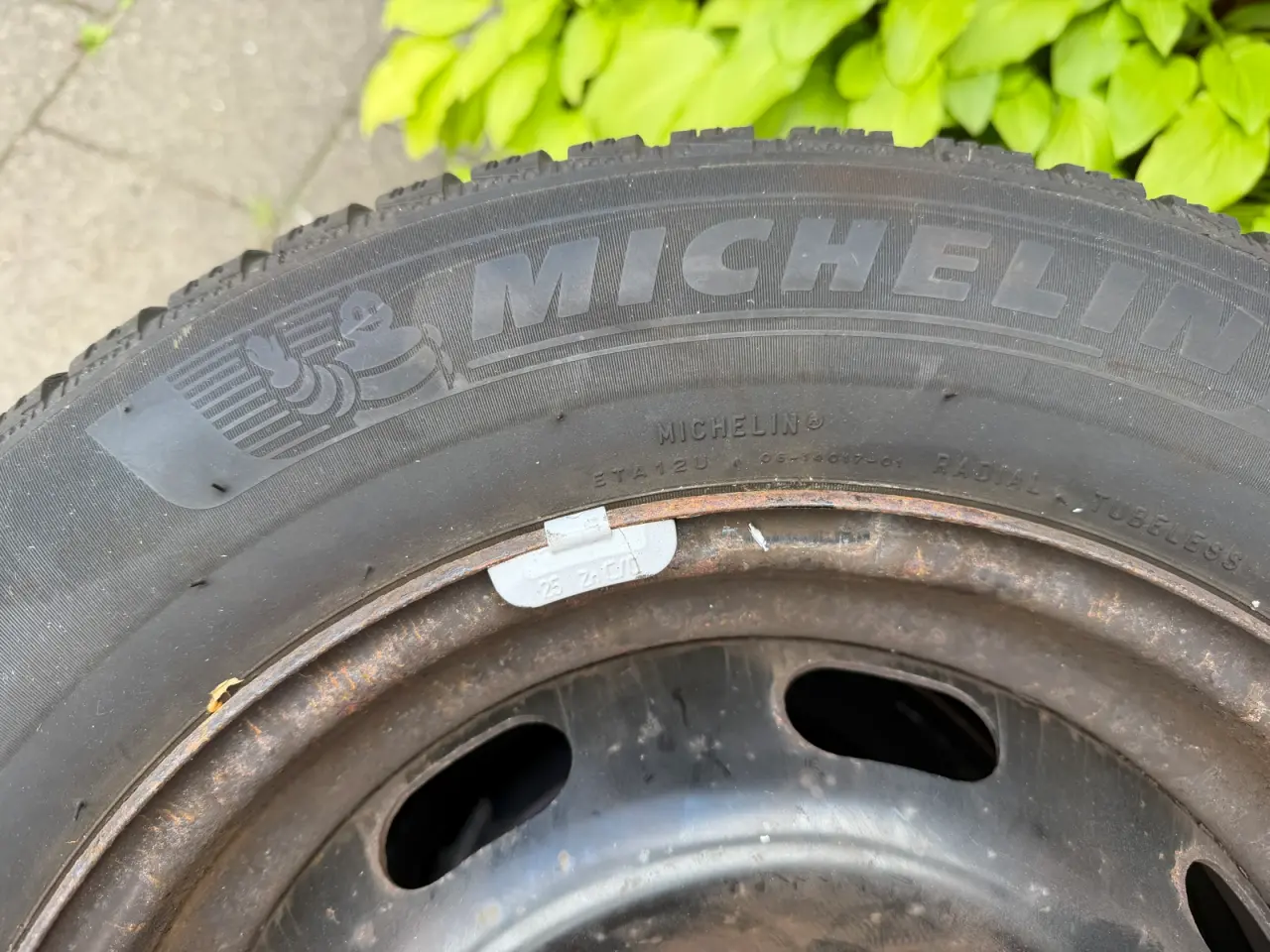 Billede 3 - Sælger 4 stk. Michelin vinterdæk komplet med stålf