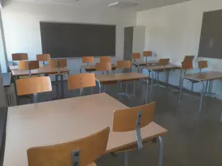 Gratis Skoleborde og stole
