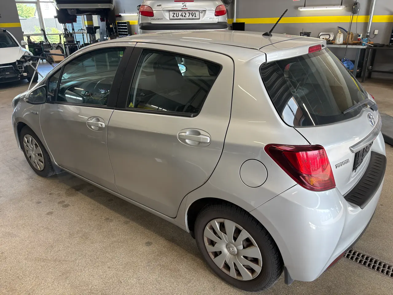 Billede 3 - Toyota Yaris 1,5 benzin HYBRID H2 Aut.