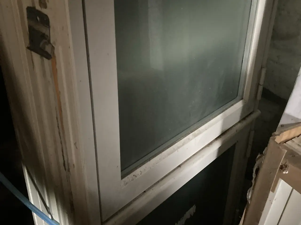 Billede 4 - Vindue M/ frostet glas