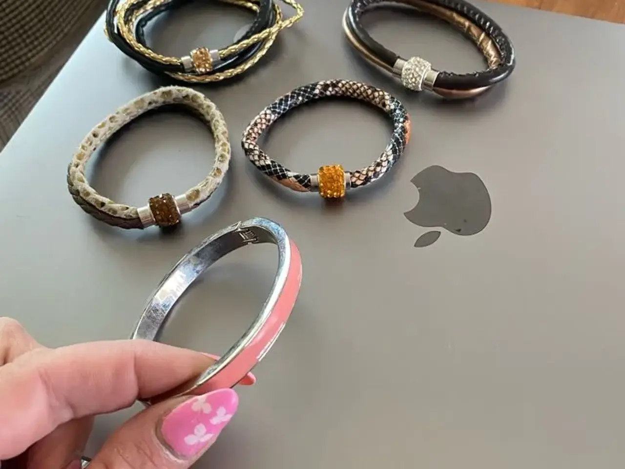 Billede 3 - Flotte armbånd