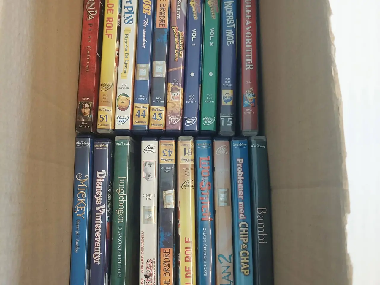 Billede 2 - Stor kasse med Disney film (34 stk DVD) – perfekt