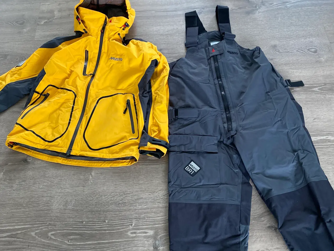 Billede 1 - MUSTO sejljakke str S
