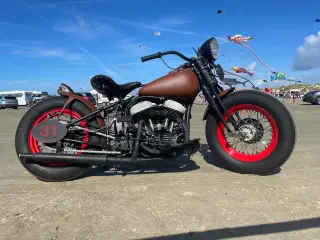 Harley Davidson Flathead Bobber.