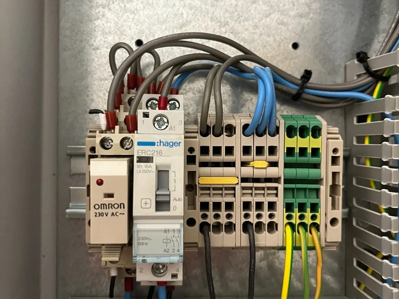 Billede 2 - Control Panel w/ Omron H3CR Timer, Hager ERC216,