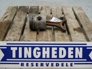 Ford 2723E Stempel 86088942