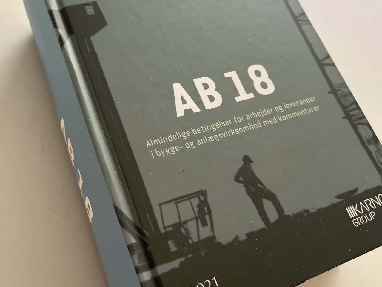 Billede 1 - Jura-bog: AB 18 med kommentarer fra Karnovs forlag