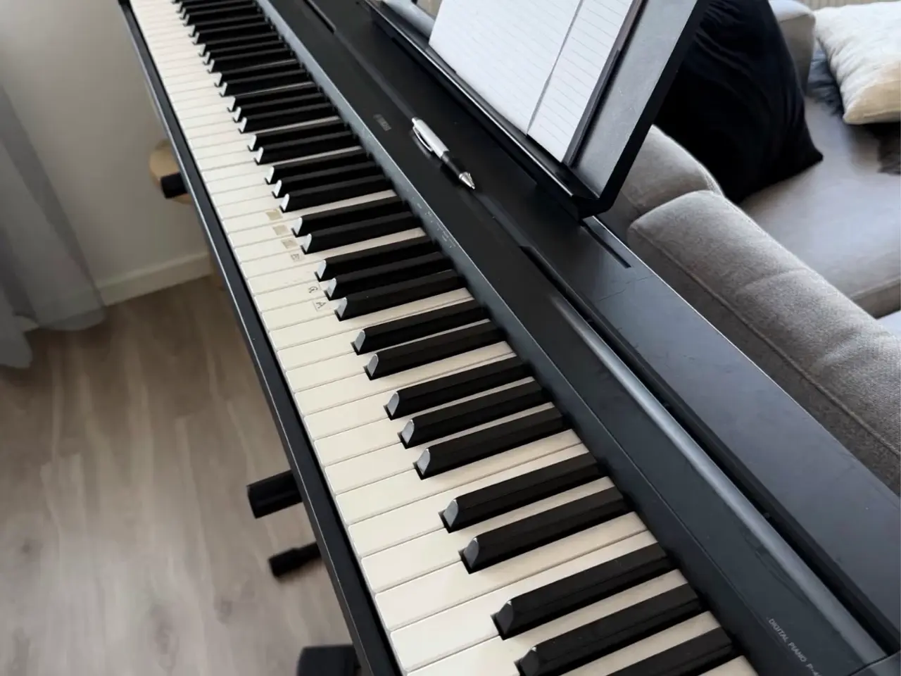Billede 5 - Yamaha p45 + pedal + stativ
