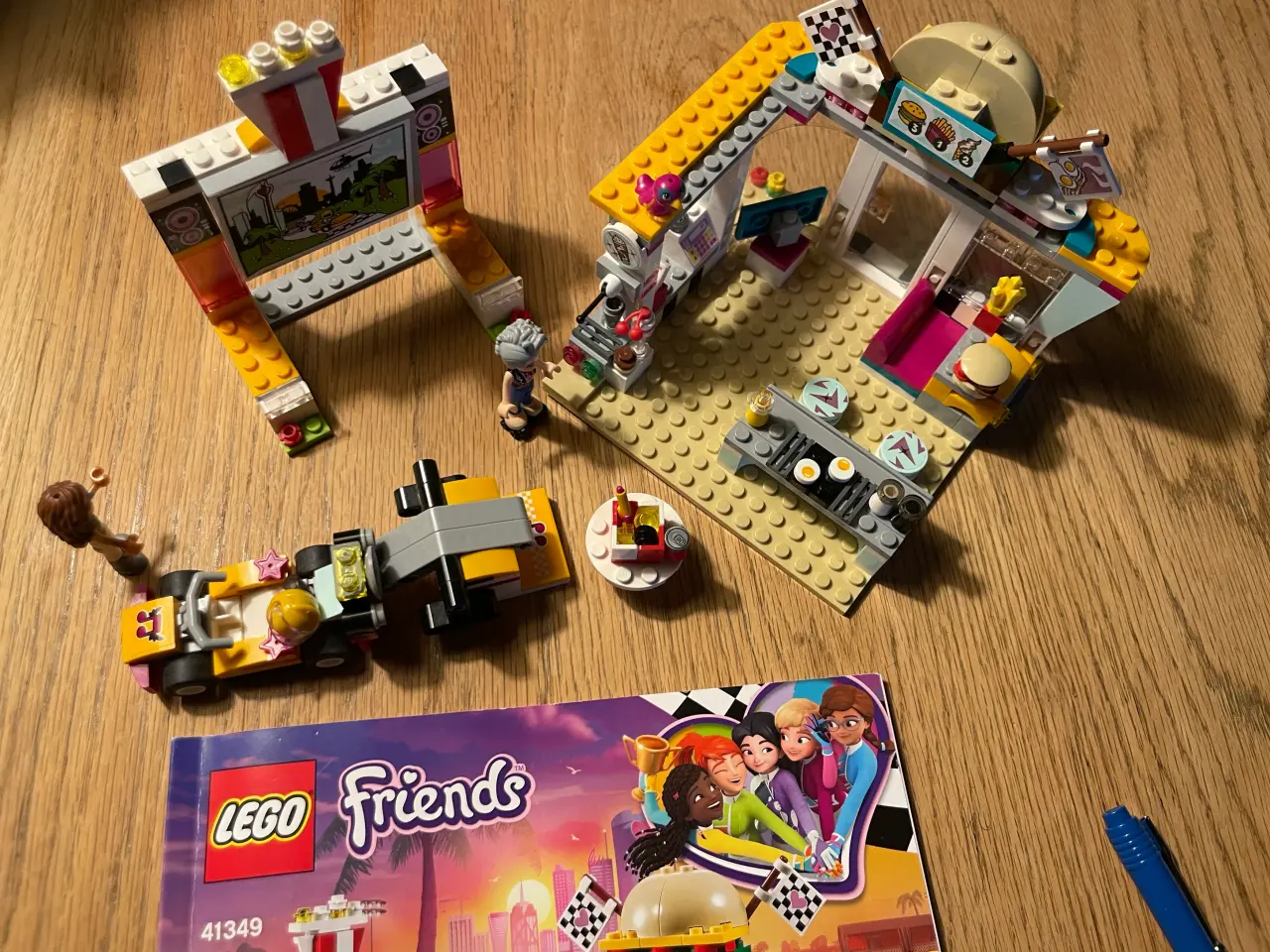 Billede 1 - Lego Friends 41349 Biograf og Burger Bar