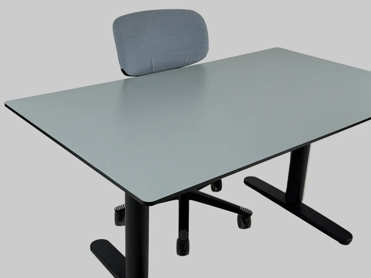 Billede 2 - Håg Tion Stol + IKEA BEKANT Hæve/sænkebord – Lyseblå/Sort