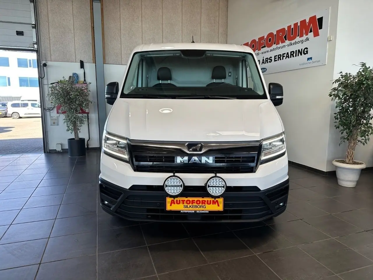 Billede 2 - VW Crafter 35 2,0 TDi 177 Kassevogn L3H2 aut.