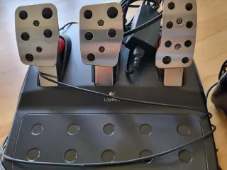 Logitech G27 rat + pedaler + gearstang