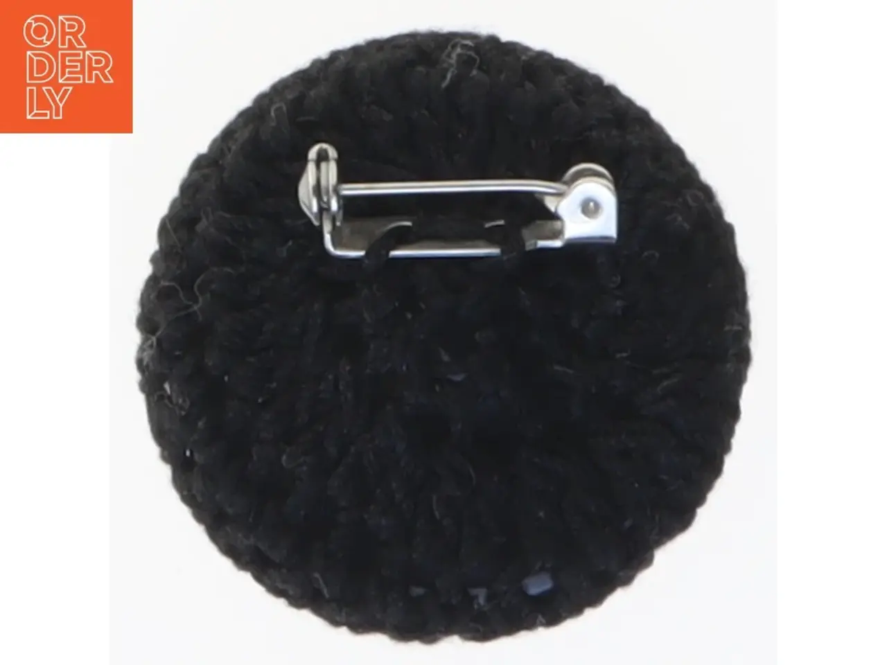 Billede 3 - Sort broche i uld (str. Ø 4 cm)