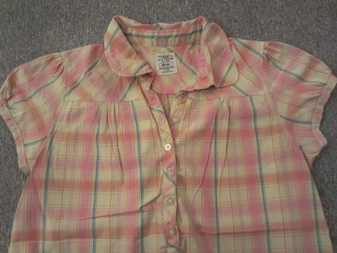 Billede 2 - Smart sommerskjorte i str. 164 fra H&M